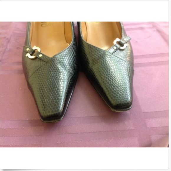 Salvatore Ferragamo Leather Black Pumps SZ 8.5 B - Picture 3 of 8